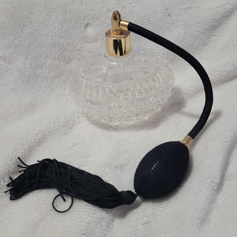 Vintage  Glass/ Crystal Perfume  Atomizer